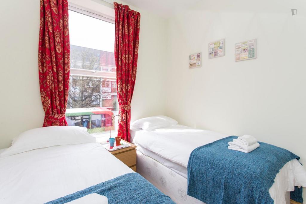 406 Harrow London Bagian luar foto